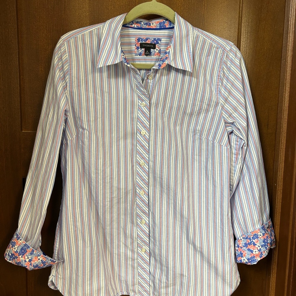 Talbots tailored white/blue/coral button-up 100% cotton shirt with floral cuffs